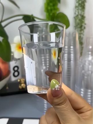 这款#一次性航空杯 招待客人真的很不错,很上档次,加厚加硬的材质,耐高温,喝杯热茶饮料都很好#超便宜超划算 #杯子 #实用分享 #生活好帮手 @DOU+小助手