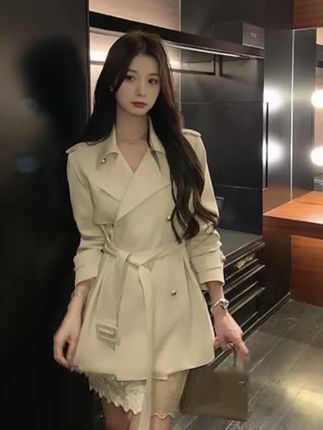 秋季新款新建英伦风翻领双排扣收腰系带小个子风衣女气质短款外套#女装 #今日穿搭 #高级感穿搭 #穿出高级感 #风衣外套