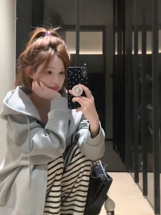 秋冬必备的卫衣外套!超显比例!当外套单穿 做搭配都可以!#卫衣控 #卫衣穿搭 #秋冬外套 #傲娇美同款 #开学穿搭