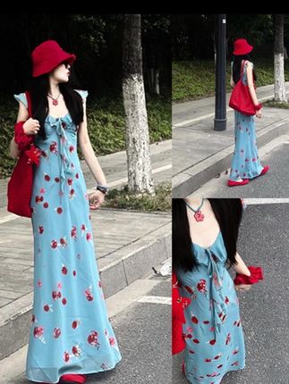 多巴胺绝美碎花蓝色花边吊带连衣裙新款夏季海边度假鱼尾长裙3708#夏季穿搭 #高级感穿搭 #夏天连衣裙 #浪漫法式仙女裙 #度假穿搭