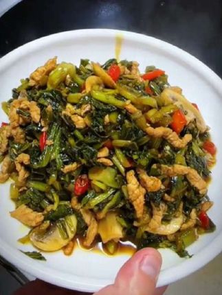 雪里红炖豆腐,老乡,你馋了吗?#雪里红 #雪里红炖豆腐 #地方特色美食 #简简单单一顿家常便饭 #下饭菜