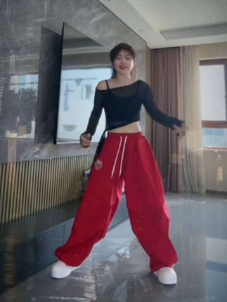 #秋冬穿搭 #美出高级感 #谁穿谁好看 #面料柔软舒适 #时尚穿搭 @抖音小助手 @DOU+上热门 @抖音热点