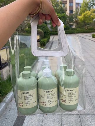 听劝!姐妹们!清洗贴身内衣裤一定要用专用的才放心!含蛋白酶成分,红的、白的、黄的都能清洗得干干净净,预防滋生去除异味,洗完软软的还有一股淡淡的清香~全家人都能用#洗护好物#内衣洗衣液#内衣裤专用洗衣液