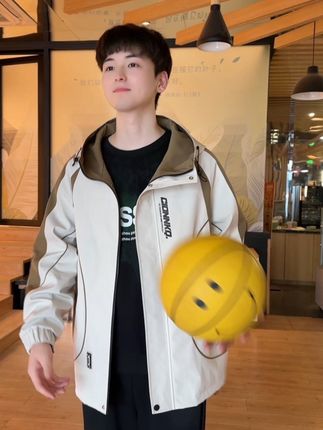 降温了!妈妈们,快来给孩子看看这件夹克外套吧!三防面料,质感好,板型挺阔#夹克外套 #外套穿搭 #春秋穿搭 #男生穿搭