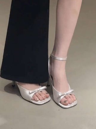 #法式高跟凉鞋 #高跟凉鞋 #仙女风凉鞋 #穿出高级感 #露趾凉鞋