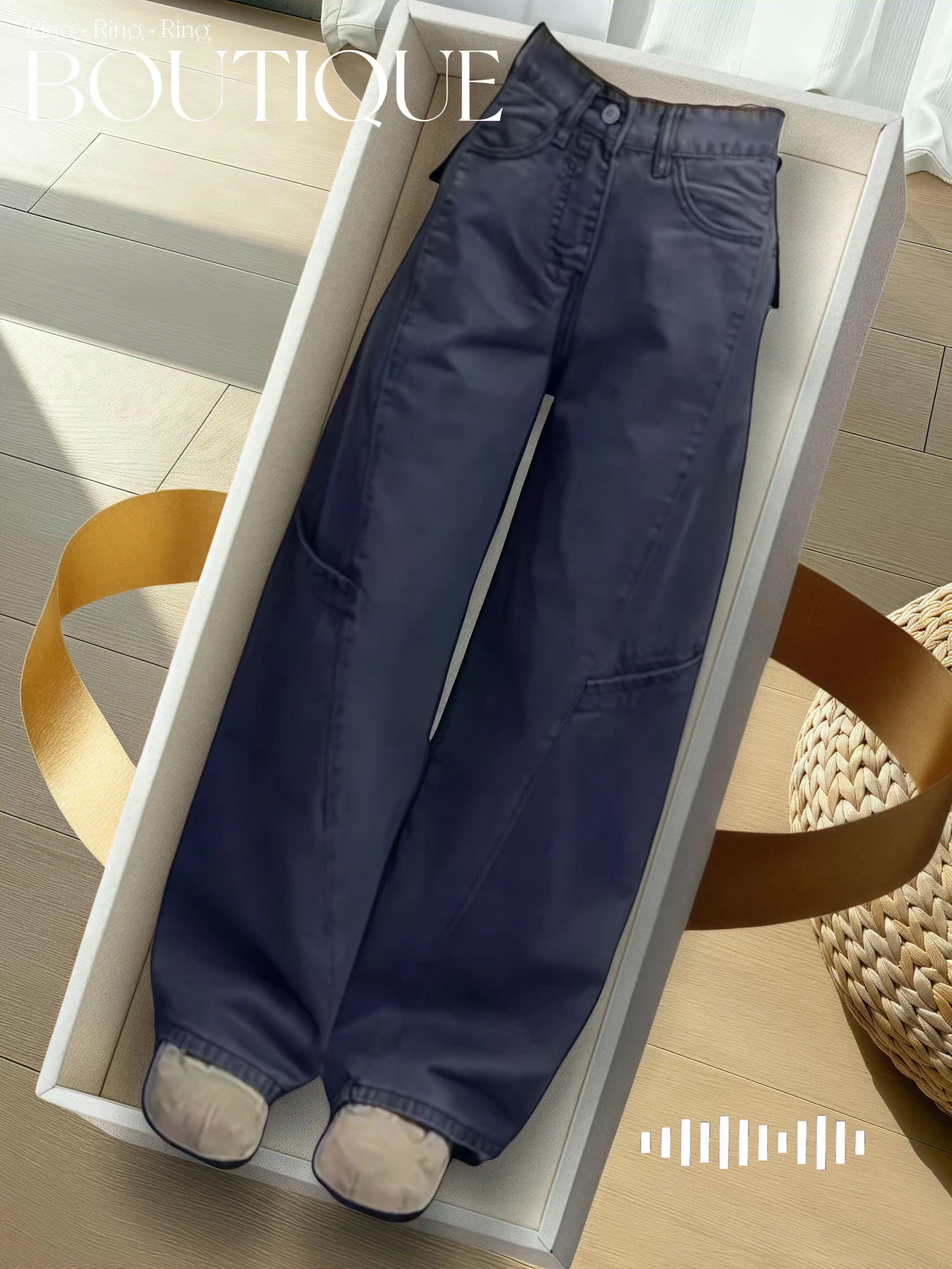 美式复古风拿捏🤌 高腰阔腿牛仔工装裤,垂感绝绝子,宽松显瘦不挑人~秋季穿搭刚需,拖地长度自带气场,搭配短上衣秒变街头酷girl,日常出街、拍照都超飒✨#显瘦穿搭 #高级感穿搭 #面料柔软舒适 #ootd穿搭 #秋季穿搭