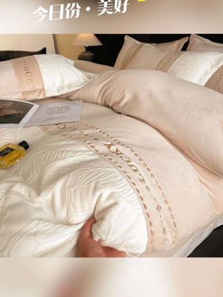 【牛奶绒四件套】高品质升级款-绒被雕花绣花-高克重床单圆角荷叶边#好物推荐 #牛奶绒四件套 #冬季必备 #高端大气上档次 #高级感床品 @DOU+上热门