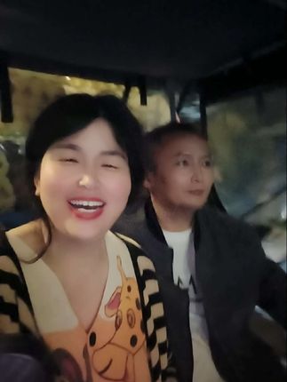 8点了还没吃饭呢,跟老王一起在外边儿送货,这几天特别忙,谢谢老王嫌弃我的三个儿子,。#夫妻日常