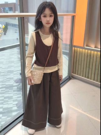 韩系女童套装,2025秋季新装设计感拼接撞色假两件针织衫咖色阔腿裤#春秋穿搭 #女童穿搭 #甜美穿搭 #春秋新款 #生女儿就要这样穿