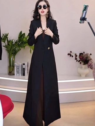 简约时尚宽松外套裙2025秋季新品女韩版气质长款风衣外套#风衣 #收腰显瘦 #简约时尚 #韩系穿搭 #显高显瘦显气质 @DOU+小助手