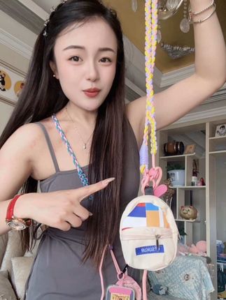 夏天出门手机没地方放的,可以整一个这样的可调节的手机挂绳,直接背在身上可以解放双手 #宝妈推荐 #手机挂绳 #手机背包 #手机绳编织 #超便宜超划算