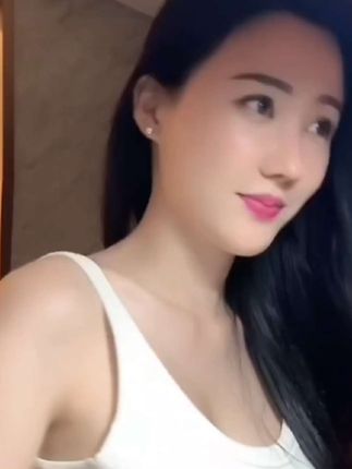 #穿搭 #服装 #微胖穿搭 #女人 #微胖女生 美背一出 夏日惊艳