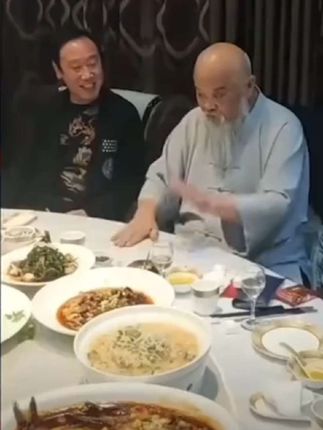 快来呀宝子们,今天Q版大叔正版蔬菜系列零钱包收纳包,优惠来了,快来看看#包包挂件饰品 #零钱包迷你 #潮流穿搭
