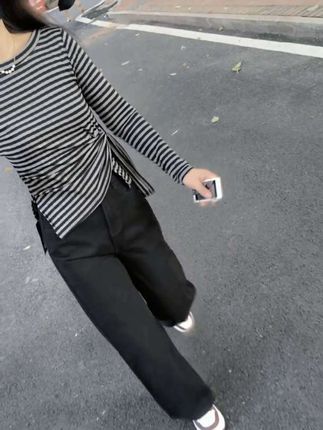 不喜欢什么,一定要大大方方地讲,不然别人会认为你并不介意,想要什么一定要坦坦荡荡地争,不然好事凭什么落在你身上。#穿搭#不规则上衣 #显瘦穿搭#秋季新款 #百搭上衣