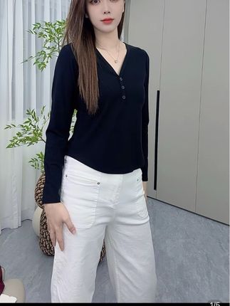 2025新款时尚V领纽扣长短袖T恤洋气百搭修身显瘦上衣#上衣穿搭 #百搭上衣 #洋气小衫 #长袖t恤 #长袖打底衫