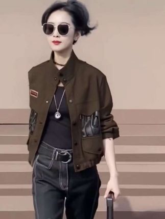 纯棉时尚独特短外套女2025春秋新款高级感减龄小个子妈妈夹克#时髦穿搭 #外套穿搭 #时尚气质穿搭 #春秋穿搭 #潮酷穿搭
