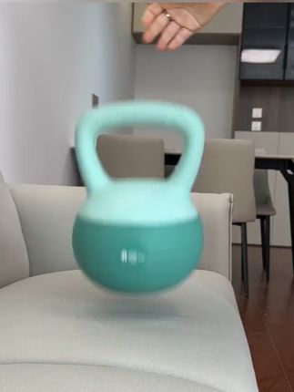 居家锻炼必备的器材非壶铃不可,减重、塑形只需要一个壶铃,坚持每天练起来,一定能得到你想要的结果 💪💪#居家锻炼 #壶铃#自律#因为热爱所以坚持 #好物推荐