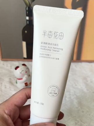 #无限回购的宝藏单品 半亩花田氨基酸洗面奶,泡沫细腻丰富,温和深层清洁毛孔污垢不刺激,洗完脸后不会觉得紧绷不拔干 #护肤好物 #洁面  #温和清洁 #洗面奶