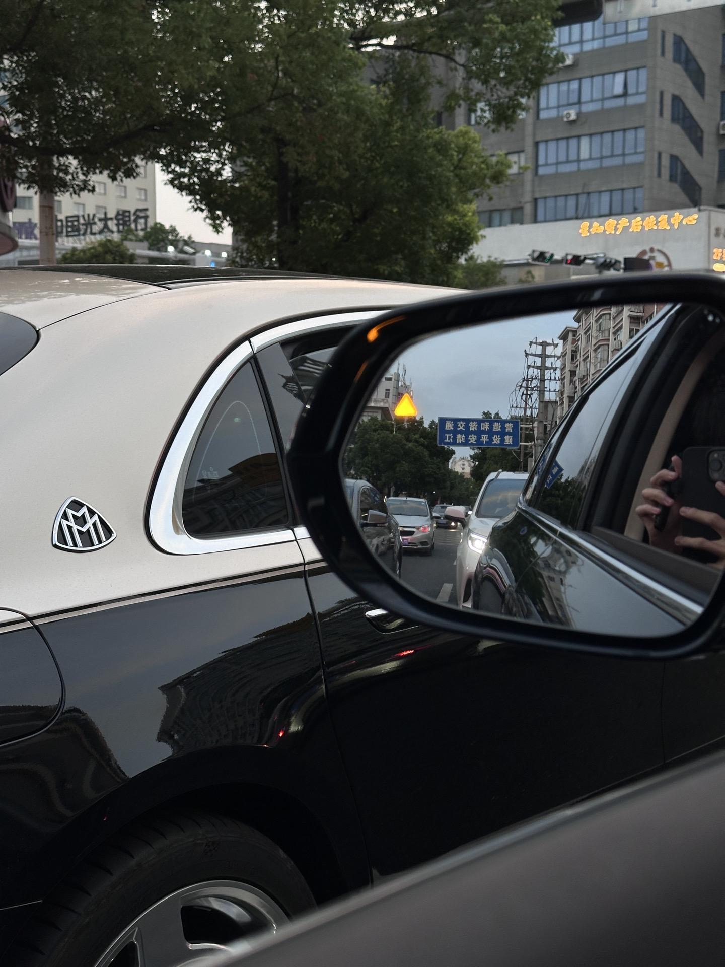 开上它的代价是什么#迈巴赫s680 #随拍