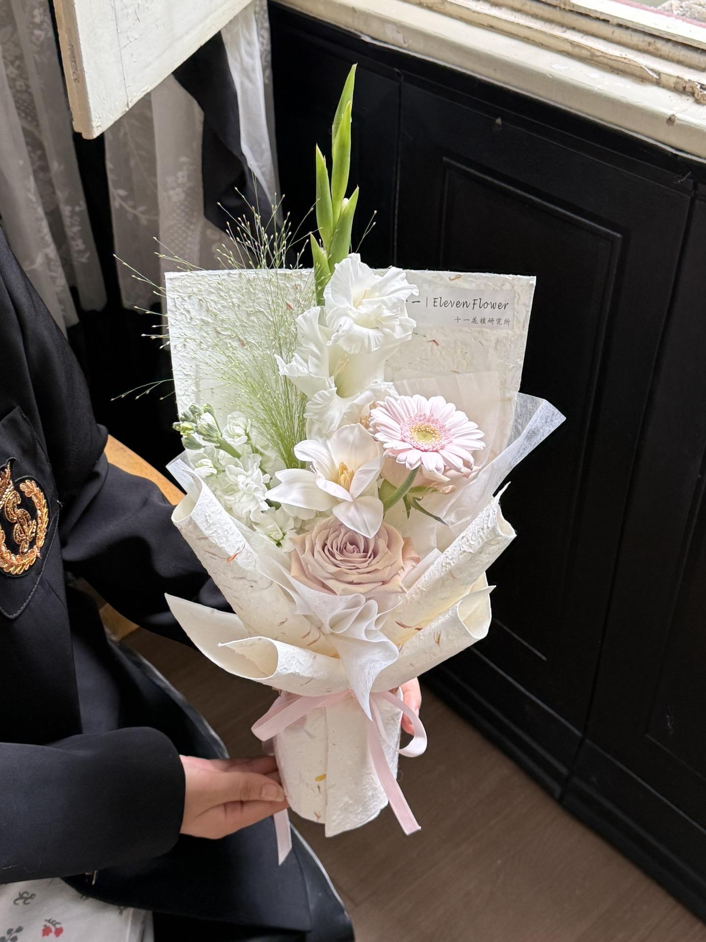 见面花束。#南京花店#见面花束 #见面花束推荐 #约会花束 #送给女生的花