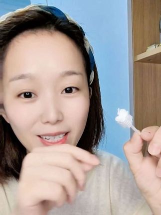 #好物推荐🔥 #宝妈分享 宝宝还没有牙齿就不用清理口腔了吗?!错!身为一个老手妈妈告诉你孩子3个月之后就要经常给孩子清理口腔!长牙了更要定期清理,尤其是口欲期的时候,口腔卫生一定得重视起来,孩子不受罪,家长不操心!#口欲期的宝宝不好惹 #母婴好物 #宝宝刷牙