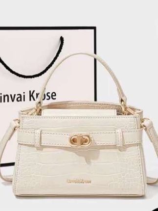 【CinvaiKrose官方正品】鳄鱼纹凯莉包包女式2025新款网红斜挎小包#包包推荐 #新款包包 #高端上档次女包推荐 #百搭包包 #轻奢包包