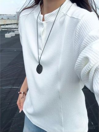 #高级感穿搭 #简约穿搭 #亨利衫 #百搭上衣 #内搭 @DOU+小助手