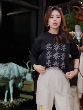 几里与麻 太阳花印花圆领T恤 衣长62胸围106 2083149 #T恤 #秋季穿搭 #便宜又好穿 #几里与麻 #简约穿搭@几里与麻
