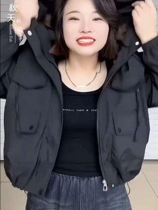 春秋新款大码拉链口袋显瘦冲锋衣洋气女宽松上衣外套时尚连帽休闲#休闲百搭 #洋气减龄 #做工精细 #时尚搭配 #强烈推荐
