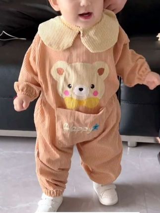怎么不让我早点发现 #连体罩衣 呀,也不至于每天洗三四身了,秋冬天也太太太方便了吧!天冷了厚衣服洗多了都不暖和了,有了这个随便造也不心疼#人类幼崽 #连体罩衣真的太实穿了 #宝宝罩衣 #宝妈推荐