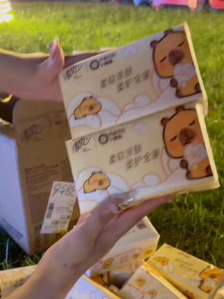 姐妹们~#清风抽纸 也来卷了!这波大羊毛真是太划算了, 才一块多一包,用纸大户们赶紧囤起来吧,怎么用都不心疼!#卡皮巴拉 #生活用纸 #抽纸 #囤纸