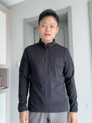 #品质男装 #外套 龙牙幻刃三代抓绒外套,舒服柔软有弹力,百搭好看很有型,价格合适搂吧#男生穿搭 #抓绒衣 #夹克外套