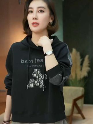 Syan【潮途】秋季新款时尚百搭小众高级轻奢设计款印花连帽长袖卫衣#好看的衣服都在这里 #时尚妈妈装 #百搭上衣 #显瘦穿搭 #小众设计感