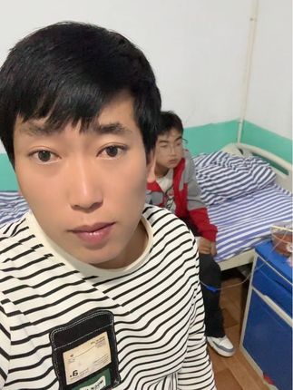再苦再累不低头,不会让别人看不起明天早上九点锁定我妹妹直播间不见不散哦 @长安二嫂小号