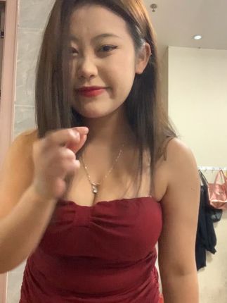 没办法,这个身材三折叠了