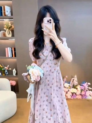 #无法拒绝温柔感小裙子 #穿美裙赴夏日之约#这样穿太好看了 #碎花裙 #高级感穿搭