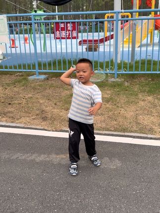 自从给孩子入手了这款儿童羽毛球拍,孩子每天放学都要打羽毛球,手机电视都不香了😁#羽毛球拍#儿童羽毛球拍#亲子互动#让孩子远离手机#儿童运动