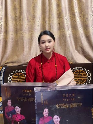 本人将在10月20号,尕吾江秀护肤品满一年活动专场和新歌发布,望所有粉丝在10月20号下午6点准时锁定我的直播间@DOU+上热门 @DOU+小助手