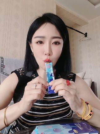 好吃的米线,果冻也很好吃,蓝莓味,很给力,有试吃有运险#好物推荐🔥