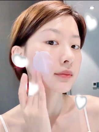 姐妹们!防晒霜夏天必不可少,9块9发两支这么划算的防晒霜,就算涂全身都不带心疼的,关键是巨巨巨好用!#防晒 #防晒霜推荐