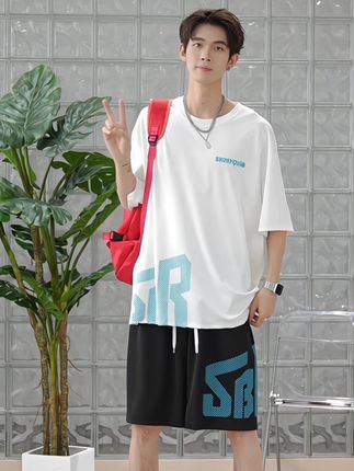 谁能拒绝一件超帅巨凉快的#冰丝套装 #阳光帅气 #清爽一夏 #夏日必备 #舒适透气又凉快