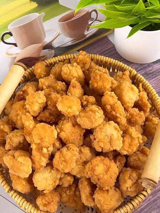 外焦里嫩 每一口都是咔嚓咔嚓的口感 一点也不油腻太香了#外酥里嫩 #鸡块#炸鸡块