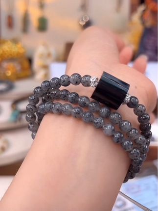 #文玩手串 #和田玉点墨青花#点墨青花手串 #和田玉三圈手链 #中式美学