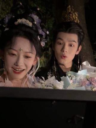 连夜赶制的杀青礼物~希望你们喜欢🫶🏻杀青快乐噢@韩雨彤Hazel @曾辉啊~~ #落日雨辉 #曾辉韩雨彤 #千金谋