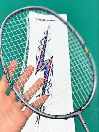 “三百左右价位,可以平替雷霆100的进攻型球拍-亚狮龙AT70”#亚狮龙AT70 #球拍 #暴力进攻球拍 #羽毛球拍#羽毛球