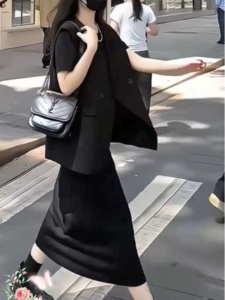 大码女装夏季胖mm短袖连衣裙套装百搭设计感西装马甲中长裙两件套#洋气减龄 #遮肉显瘦 #不挑年龄不挑身材 #胖瘦都能穿 #又美又飒