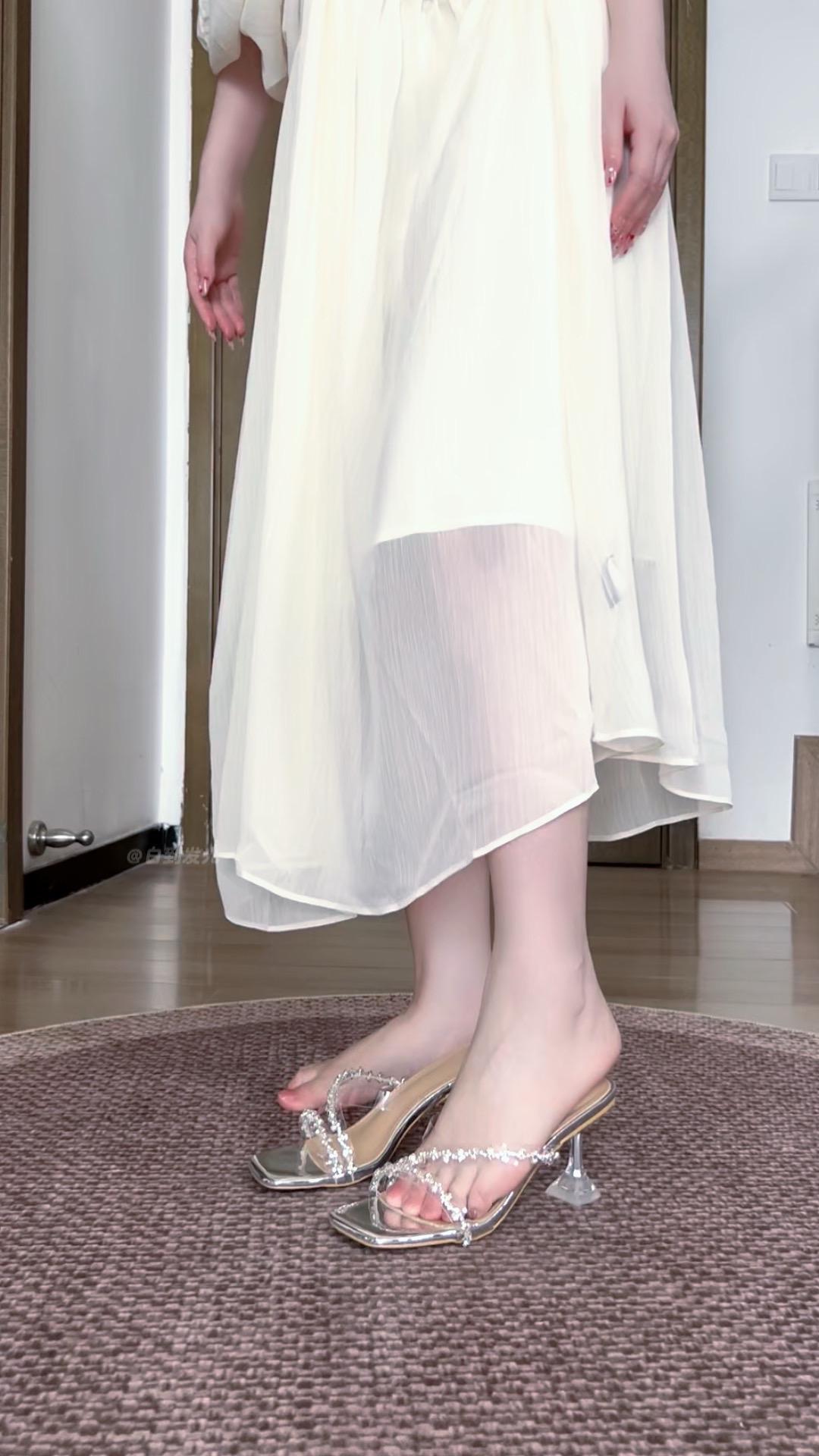 绝美水钻凉拖,裙子必备❤️。#仙女鞋 #高跟鞋 #ootd穿搭