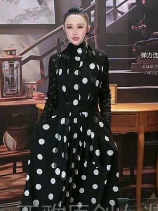 女装连衣裙弹力印花#优雅气质 #精致优雅 #谁穿谁漂亮