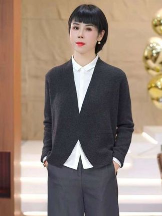 #时尚穿搭 #品质女装 #上衣#气质穿搭 #穿出自己的风格
