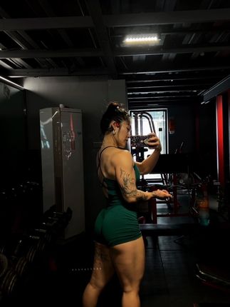 养生也好、抗老也好:运动、早睡、拒绝无效社交。 #健身